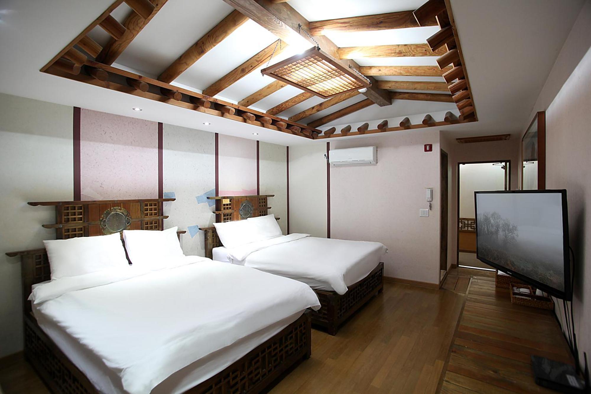 Jeonju Hanok Taejogung Hotel Room photo