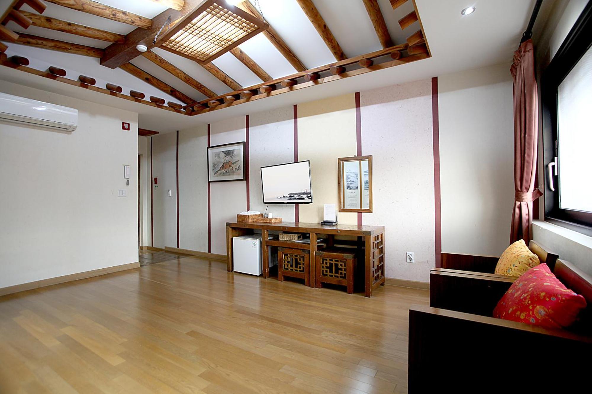 Jeonju Hanok Taejogung Hotel Room photo