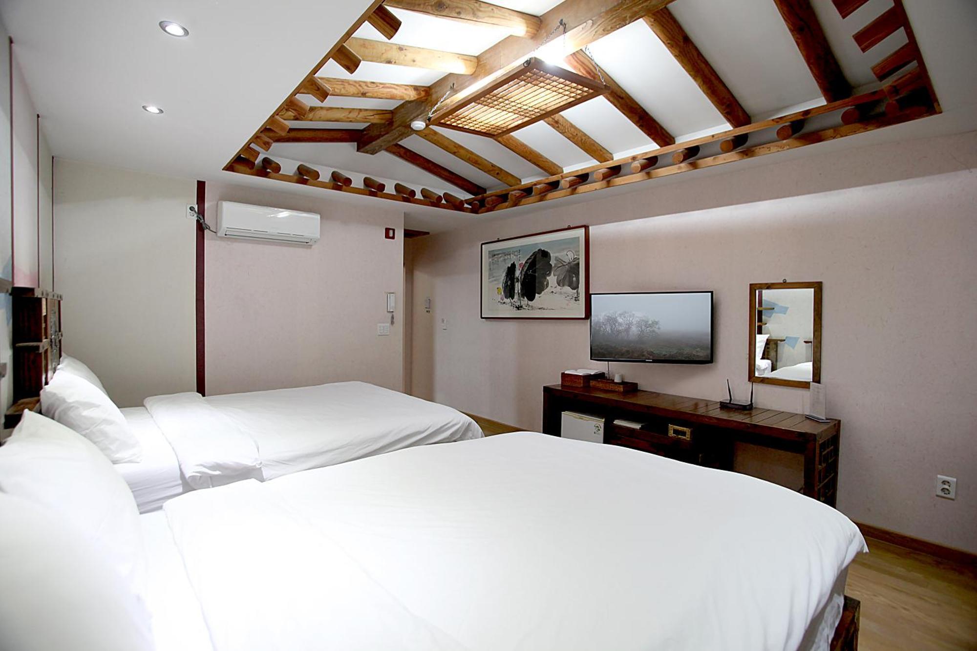 Jeonju Hanok Taejogung Hotel Room photo