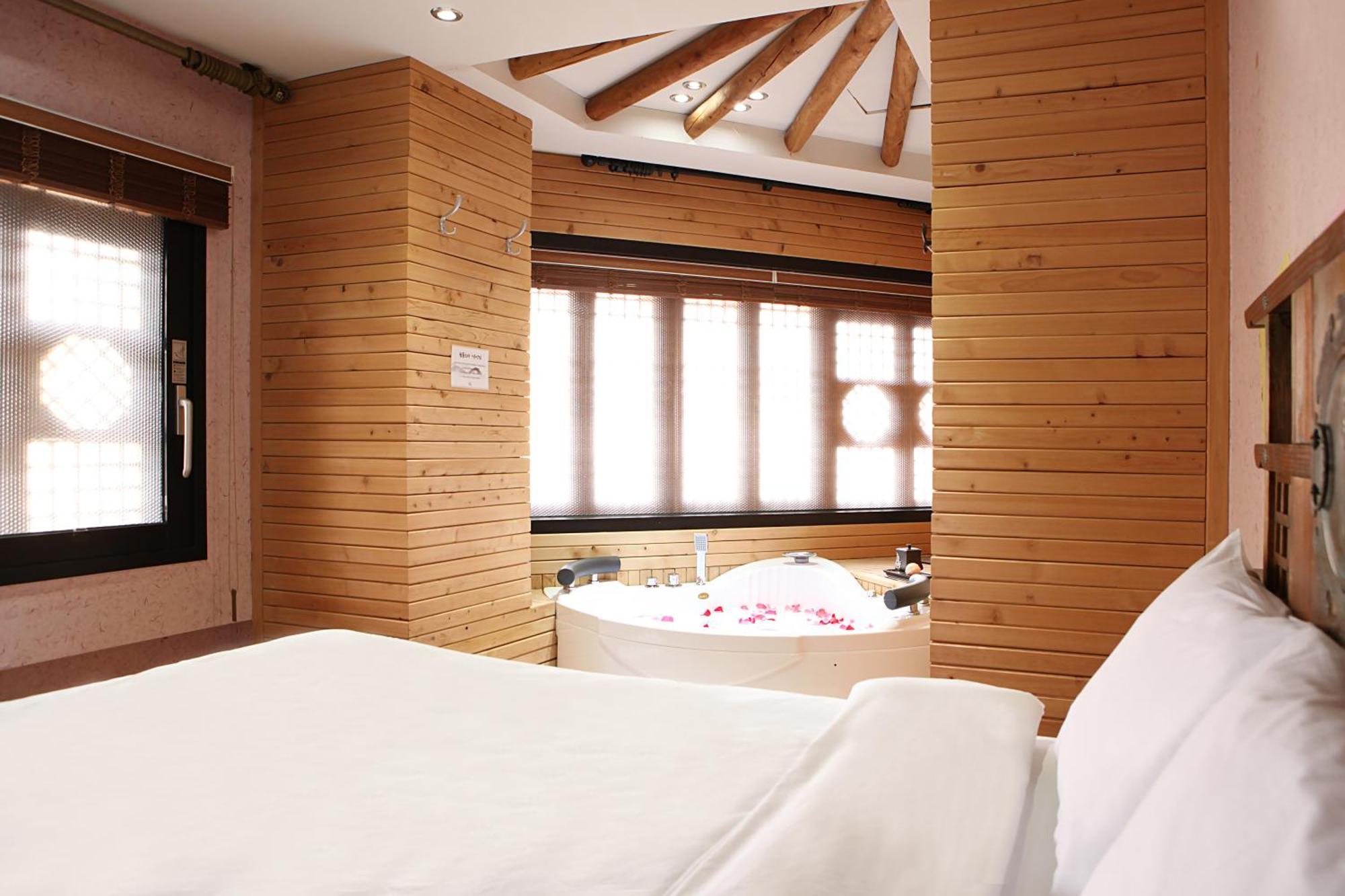 Jeonju Hanok Taejogung Hotel Room photo